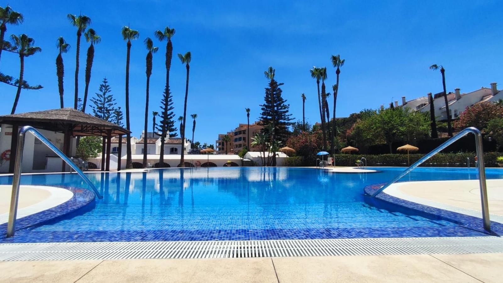 Benalgolf Lovely Apartment In Benalmadena With Sea Views, Excellent Wifi Connection, Private Backyard With Bbq エクステリア 写真